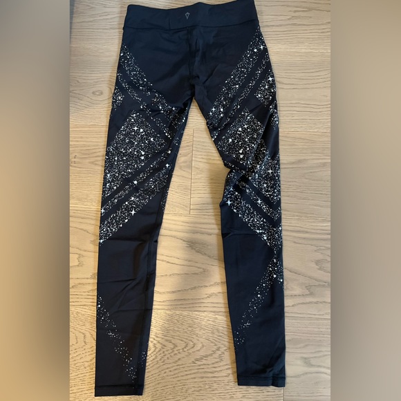 BLACK IVIVVA ACTIVEWEAR! Size 14, never worn :) - Picture 2 of 4